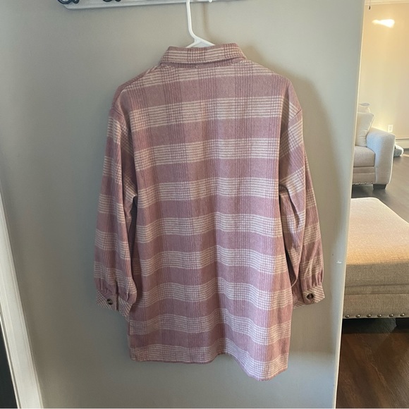 Entro Shacket - Picture 2 of 4